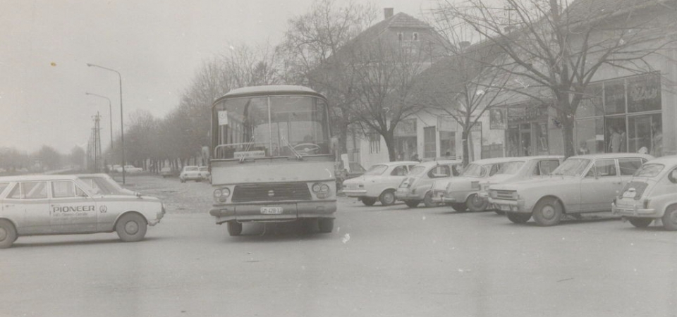 Pogled na ulicu Maršala Tita, Stara Pazova,  80-tih godina XX veka
