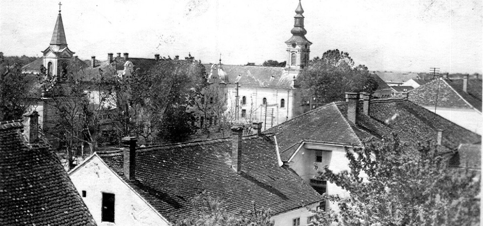 Na staroj fotografiji se nalazi centar Stare Pazove fotografisano 1951.godine.
