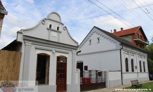 Seoska kuća (1912), Stari Banovci