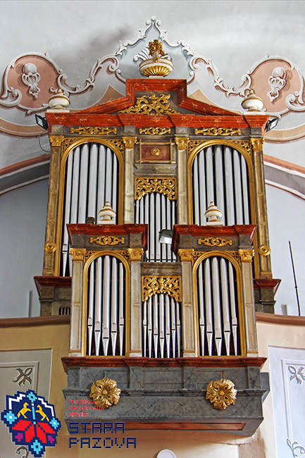 Unutrašnjost crkve - orgulje iz 1868.godine