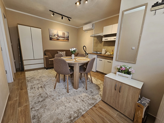 Lana 3***-Novi Banovci